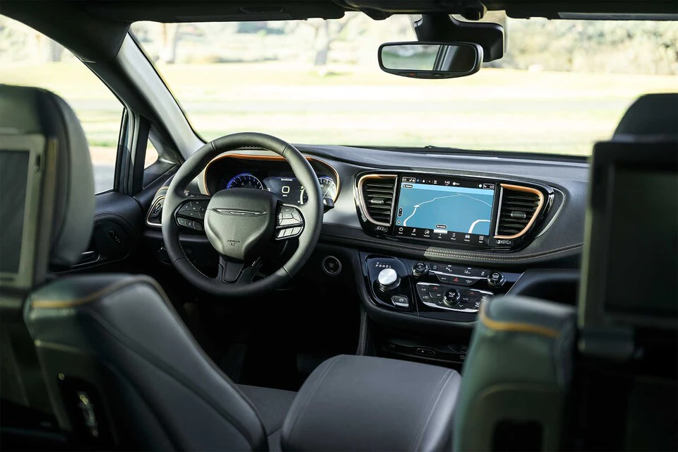 2027 Chrysler Pacifica steering wheel and centre screen